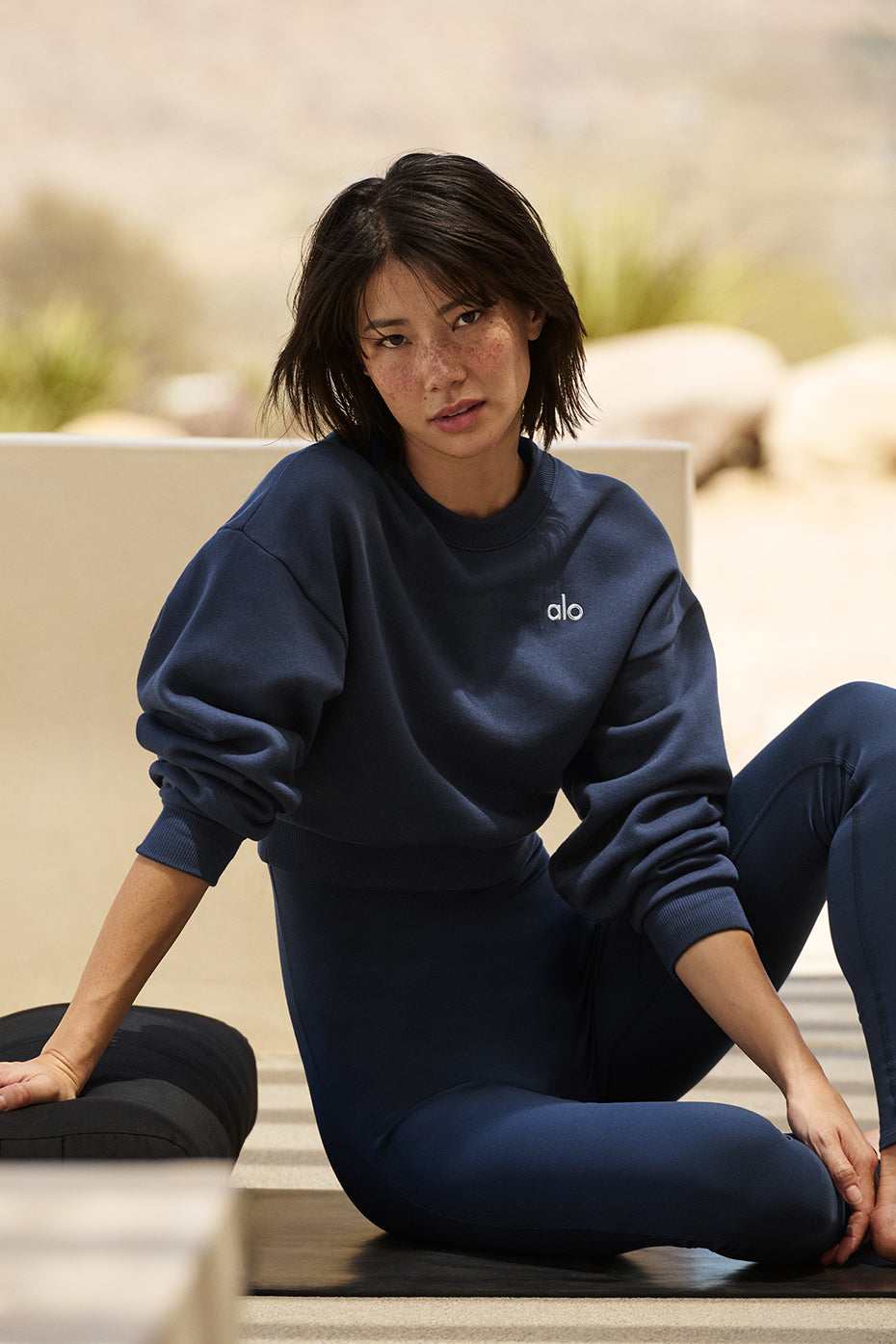Alo - Cropped Crew Neck