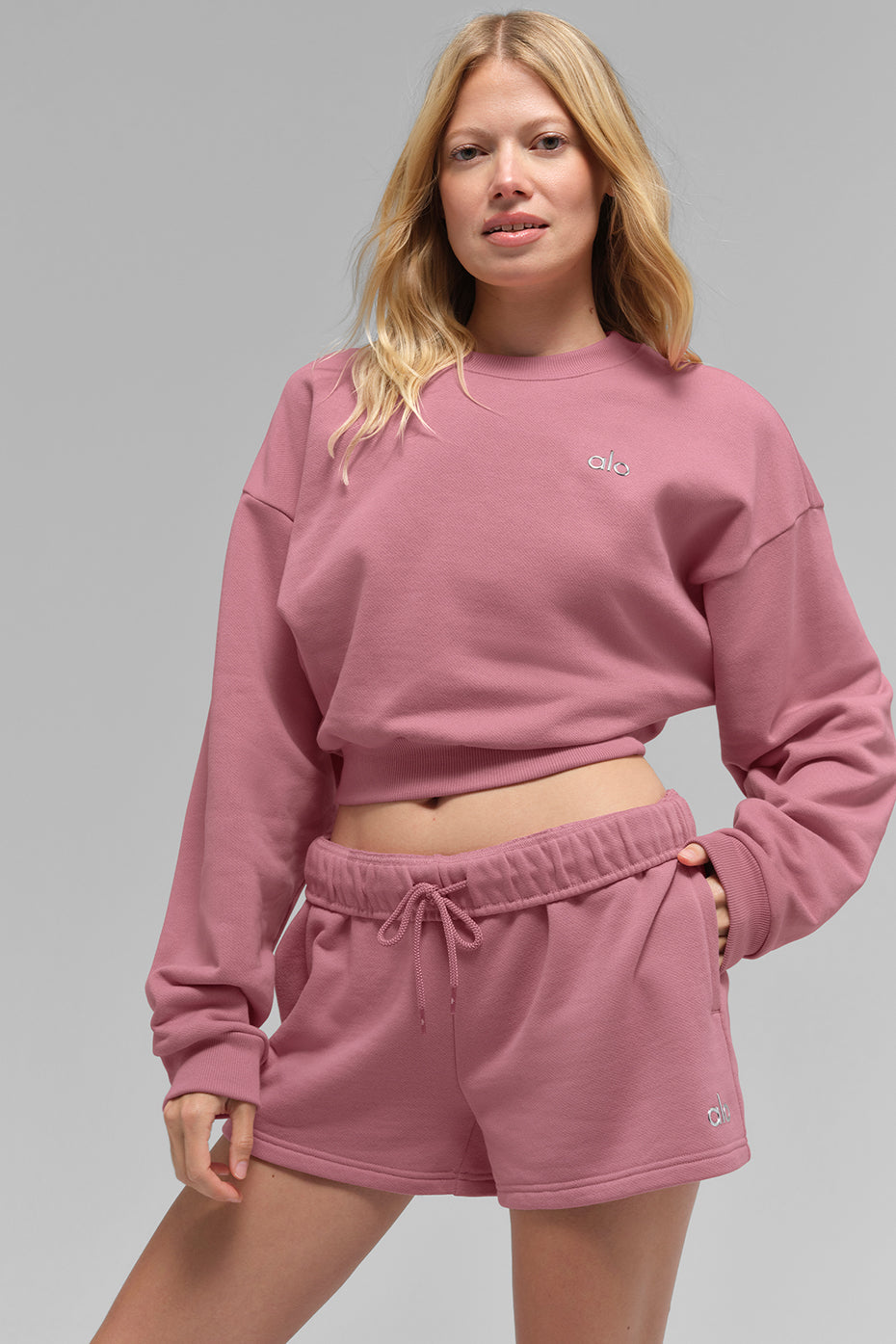 Alo - Cropped Crew Neck