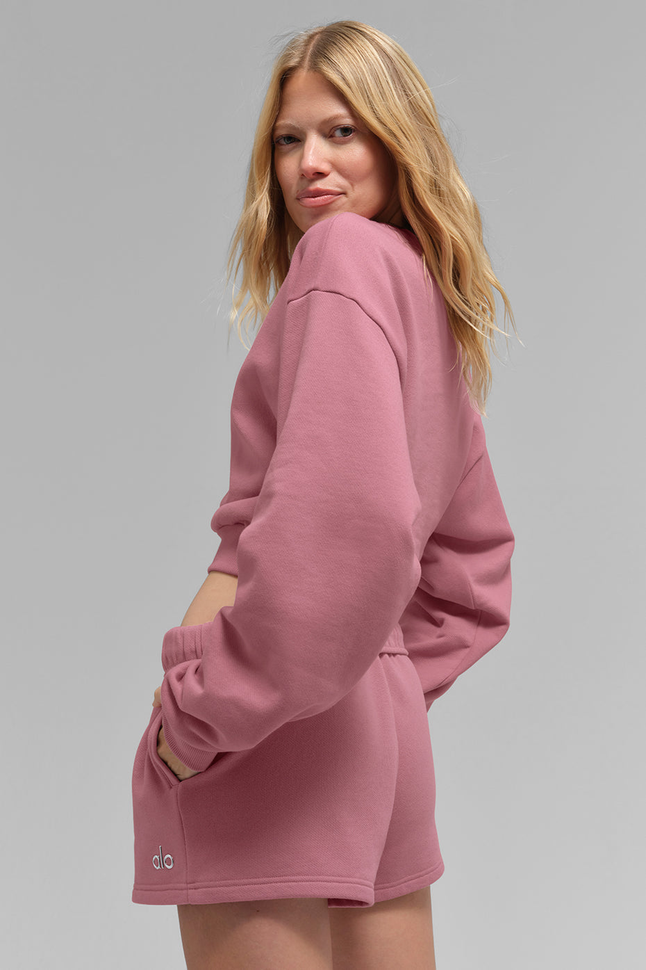 Alo - Cropped Crew Neck