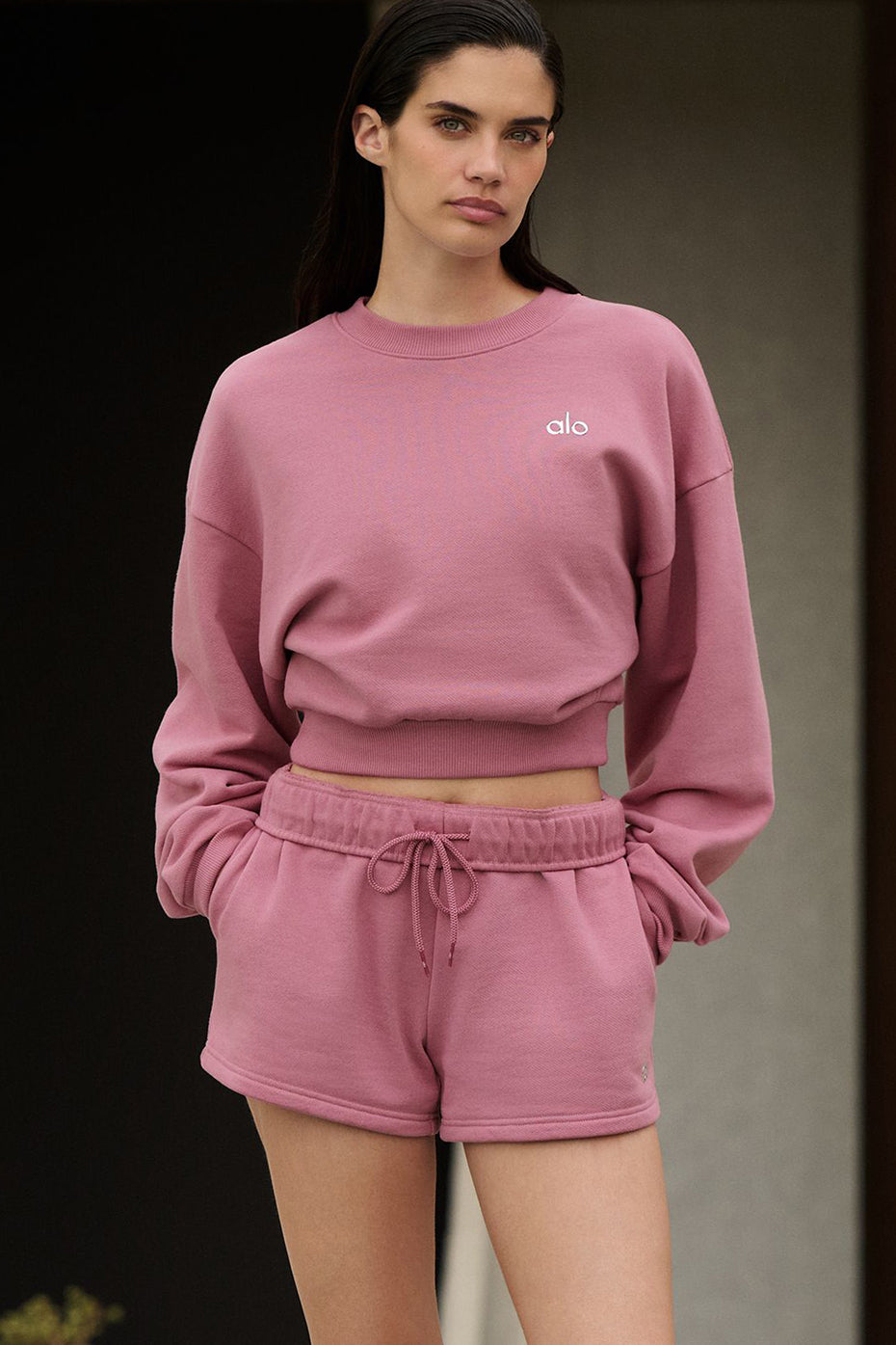 Alo - Cropped Crew Neck